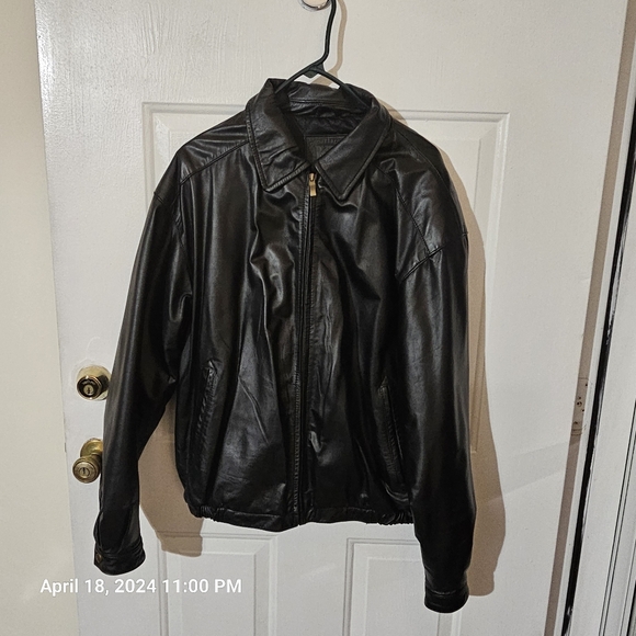 Mens leather jacket - Picture 10 of 11